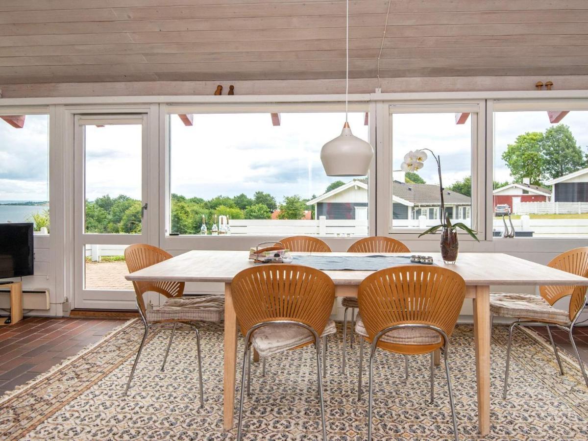6 Person Holiday Home In Обенро Екстериор снимка
