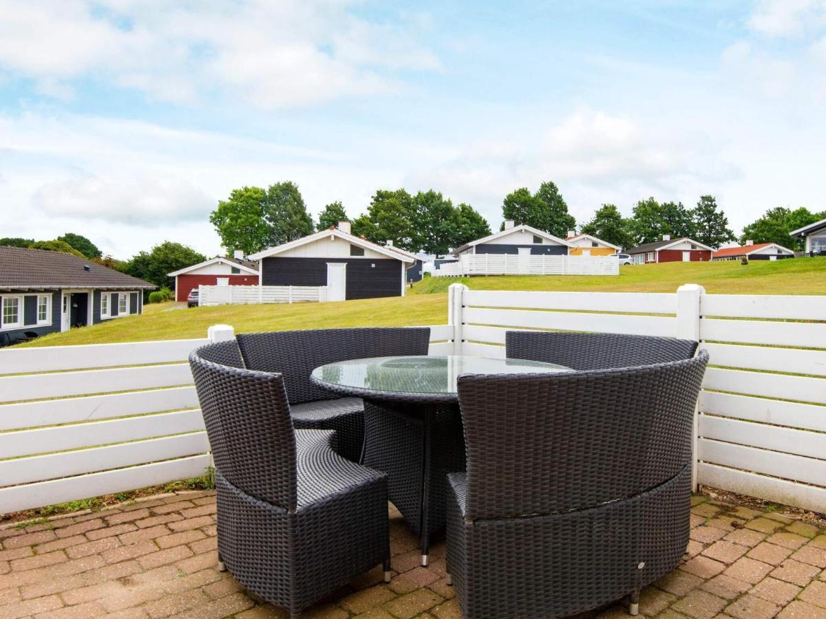 6 Person Holiday Home In Обенро Екстериор снимка